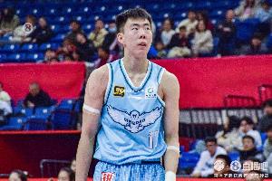 内外开花！段昂君13中8拿到20分 三分9中4