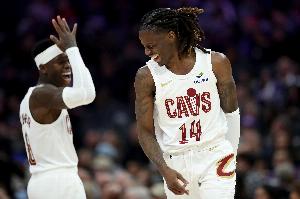 感谢国王！埃利斯来到骑士派上大用场 从读专科到落选他终于出头