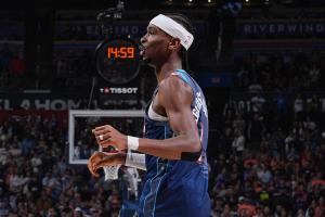 不声不响！亚历山大上半场8中3得12分2板4助 罚球7中6