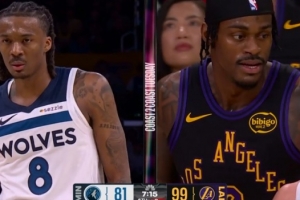 火药味！海兰德和范德比尔特发生身体纠缠 后者被吹技犯