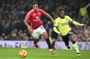 费迪南德：约罗的身体与对手不在一个水平，他对抗时要有所选择