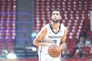 真没人了！灰熊将刚签10天合同的伯顿激活 对阵独行侠正好凑够8人