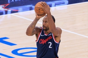 有起伏！伦纳德半场13投4中 拿下14分1篮板2助攻1抢断 正负值+9