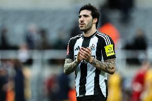 可能转会阿森纳或曼城？托纳利经纪人：确实有可能