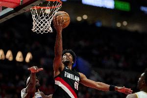 略有进步！亨德森14中8得到25分5板3助1断1帽 5失误还是太多