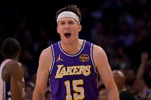 里夫斯谈关键1+2：就是想创造机会 我犯了错误但必须专注于下回合