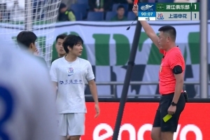 中超裁判甘树然开文体公司，李璇：中足联和足协确实可以关注一下