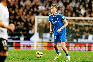 马卡：皇马将身穿深蓝色球衣对阵曼城，预计1200名皇马球迷到场