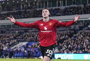 舒梅切尔：卡里克将舍什科暂留替补席保持其进取心，安排相当明智