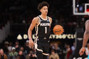 三双到手！杰伦·约翰逊连续助沃克三分命中 已砍下22分12板11助