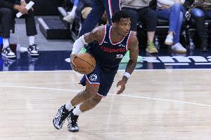 马刺连续被打停！福克斯失误&加兰助攻马瑟林上篮追到6分