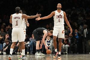 莫布里：我和哈登还在磨合挡拆和战术习惯 尤其是在防守端