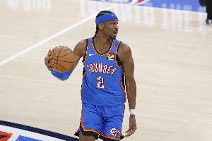 游刃有余！亚历山大半场7中6拿到16分5助 正负值+25