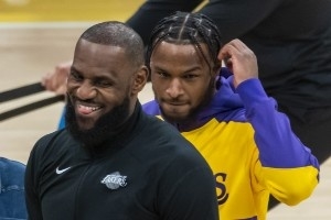 NBA扩军模拟选秀：詹姆斯父子赌城重聚！锡安&克莱加盟西雅图