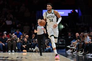 雄鹿老板：字母即将进入合同最后一年 他要么提前续约要么被交易