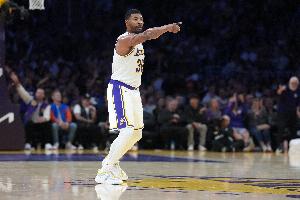 冲劲十足！斯玛特6中2拿到13分4助2断 罚球9中8