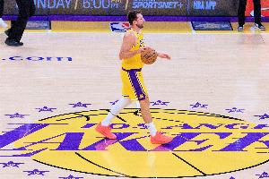 什么神仙！东契奇关键时刻连得16分！个人轰59分！两场99分！