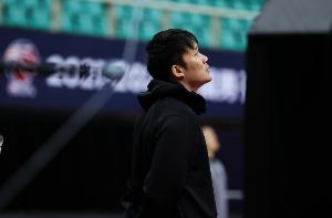 直播吧：丁彦雨航宣布退役 后续工作以自媒体解说以及NBL球队为主