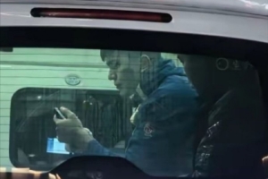 媒体人：鲁吐布拉赛后怒捶走道消防器材 受伤并被救护车送医治疗