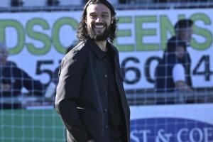 37岁卡罗尔执教首秀迎来开门红，率队在英格兰第6级别联赛1-0小胜