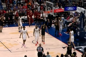 一剑封喉！多诺万·米切尔强攻1挑3 打进加罚杀死比赛