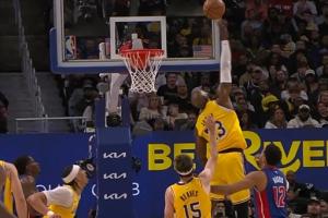 41岁还跳这么高！詹姆斯大帽拖哈裁判吹干扰球 湖人挑战失败