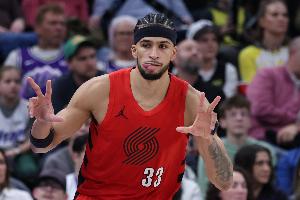 极品3D！卡马拉三分11中9砍下35分3助2断 得分和三分都创生涯新高