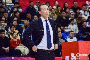 许利民：围绕斯佩尔曼进攻非常成功 希望老队员麦基发挥表率作用