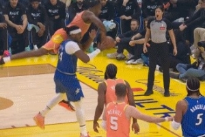 得注意啊！莫布里开场3分钟被吹2次犯规 仍留在场上