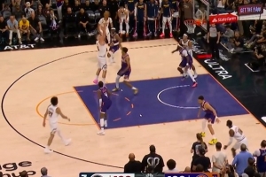 没人给压迫啊！约基奇接球轻松抛投打进准绝杀