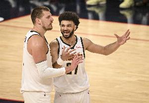 NBA历史首个二人组！约基奇常规时间砍15+15+15 穆雷同场轰下50+