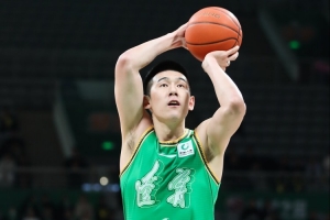 仅出战了9分45秒！付豪2投1中&罚球4中4得6分2板 正负值-10