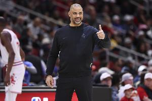 乌度卡：上半场防守有些松懈 本来可以把对手限制在30多分