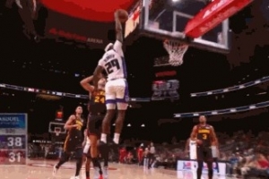 飞得真高啊！普洛登反击越过基斯珀特劈扣打停老鹰