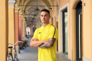 都体：国米有意23岁摩德纳后卫托诺利，球员曾在国米青年队效力