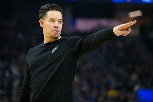 全面开花！马刺13人出场均有得分进账 7人得分上双