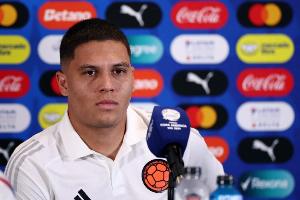 金特罗：我见过梅西踢球，但17岁时的登贝莱表现依然让我难以置信