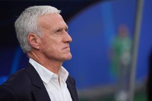 德尚：奥利塞的腿险些被对手踢断，我告诉裁判我们不是在打橄榄球